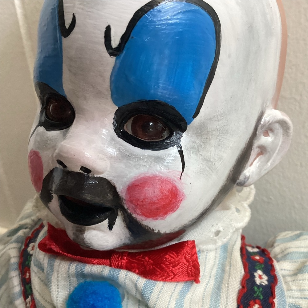 Baby Capt’n Spaulding - Picture 8 of 10